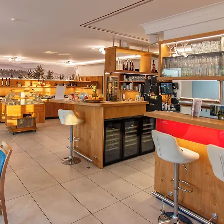 Wellnesshotel Hohenrodt فندق